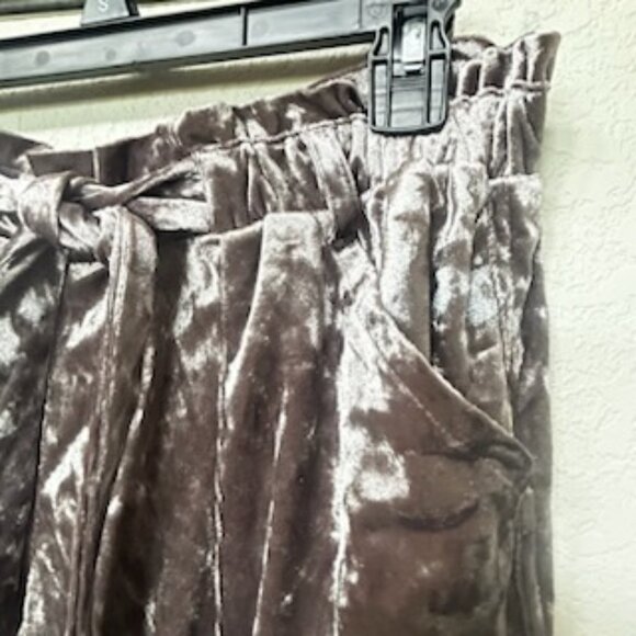 NWOT Mocha Crushed Velvet Velour Very Soft Relaxed Fit Joggers Pants - Picture 12 of 14